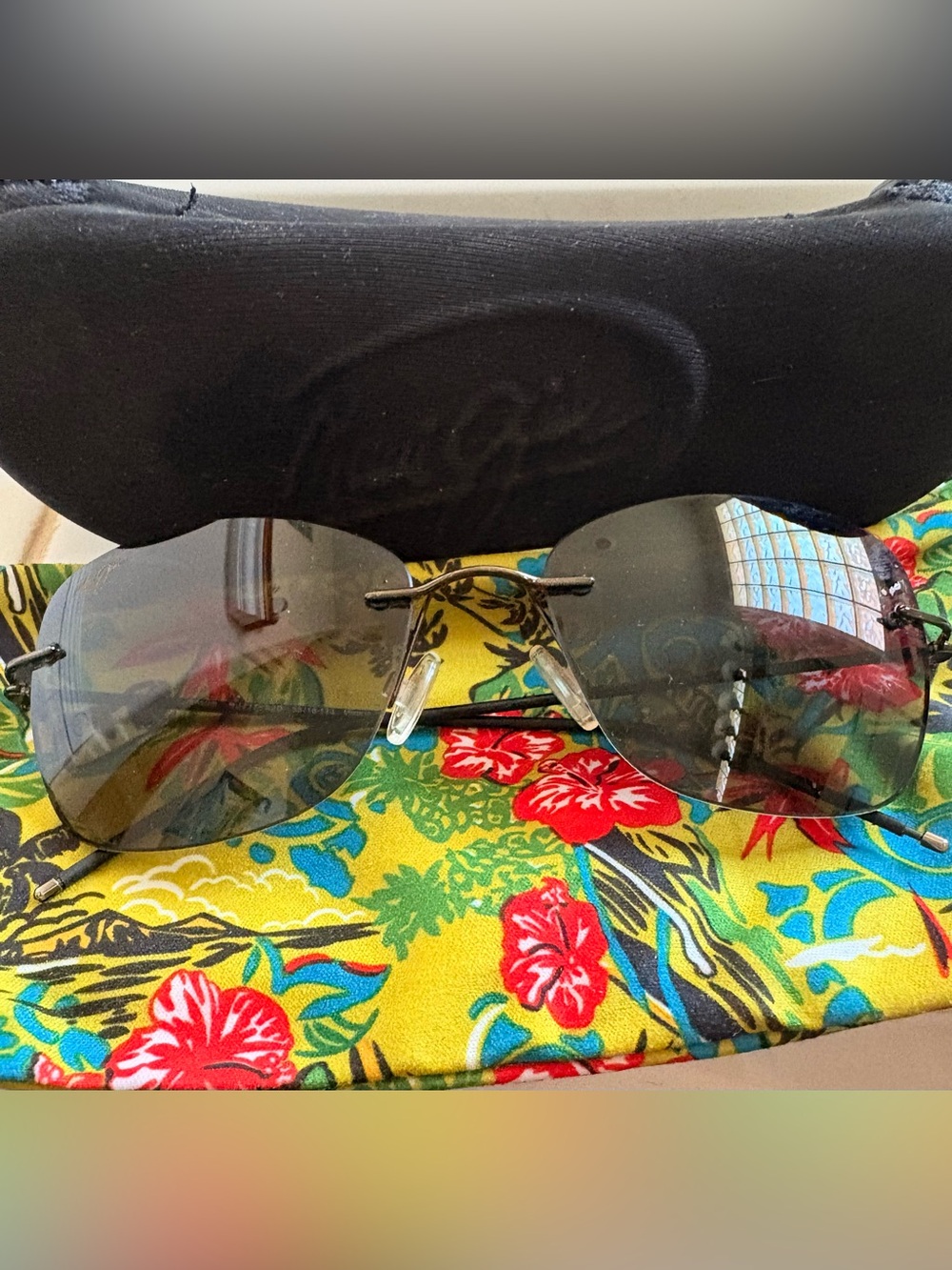 Maui Jim Apapane MJ 717 Polarized Sunglasses Black Titanium Excellent Condition